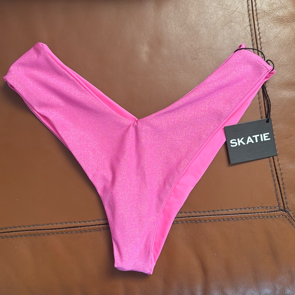 NWT Skatie Pink Bikini L Bottom